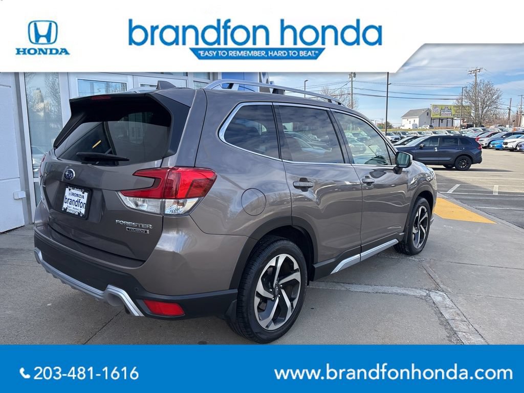 Used 2023 Subaru Forester Touring AWD/4WD image 6