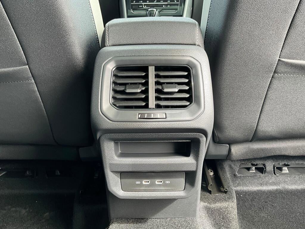 New 2026 Volkswagen Taos SE AWD/4WD image 16