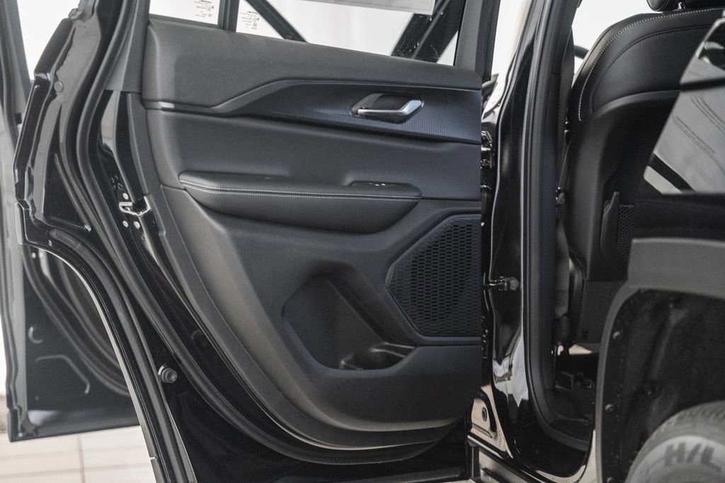 New 2025 Jeep Grand Cherokee 4WD image 35