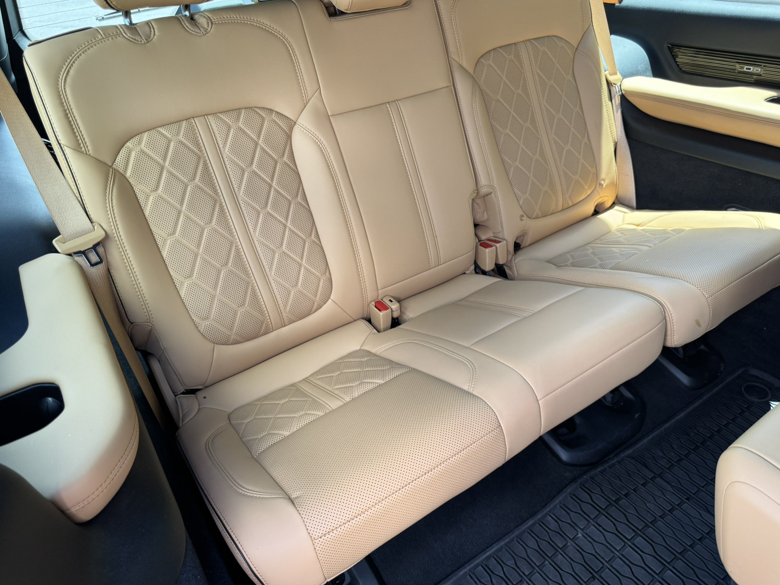 Used 2025 Jeep Grand Wagoneer L Series III w/ Rear Seat Video Group 1 AWD/4WD image 19