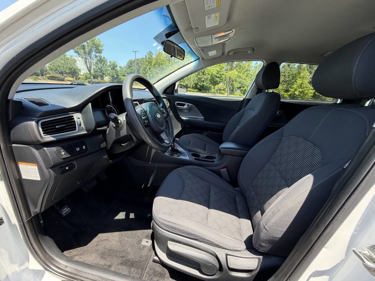 Used 2018 Kia Niro LX FWD image 9