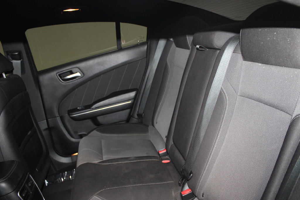 Used 2016 Dodge Charger R/T RWD image 18