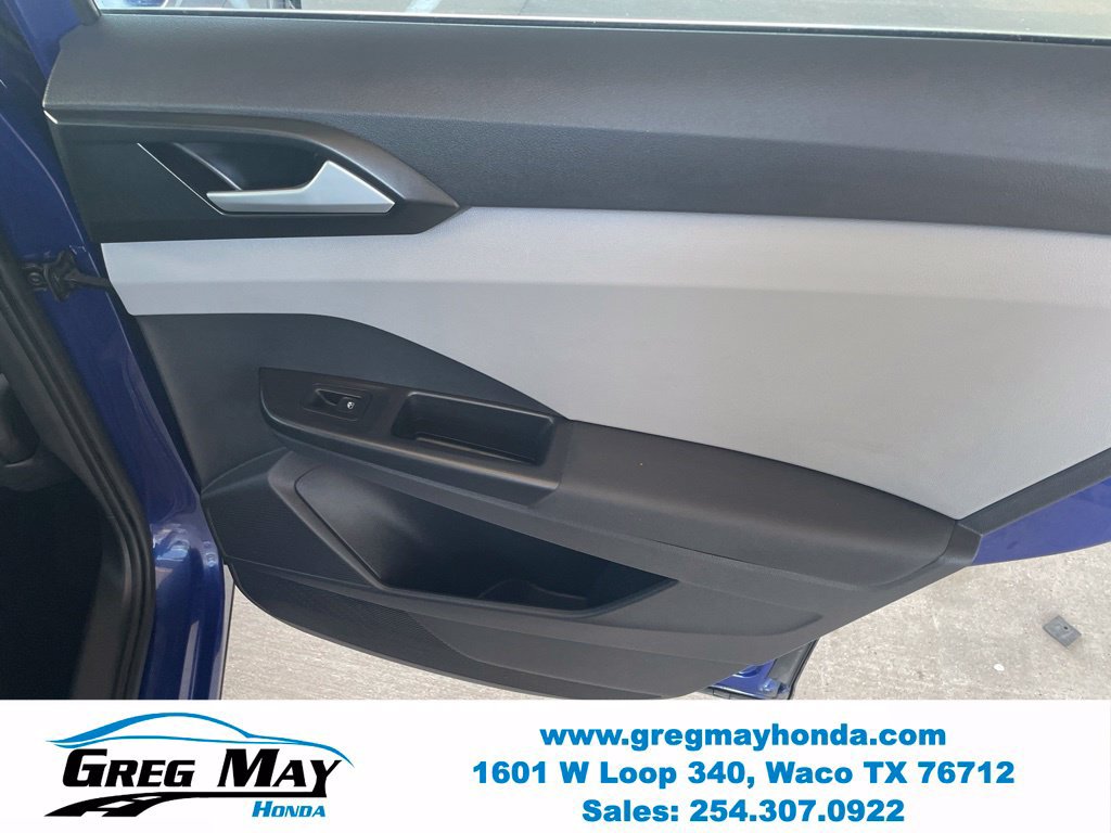 Used 2022 Volkswagen Taos SE w/ Panoramic Sunroof Package FWD image 30