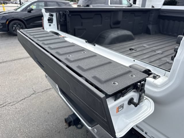 Used 2025 GMC Sierra 3500 SLT w/ SLT Convenience Package AWD/4WD image 30