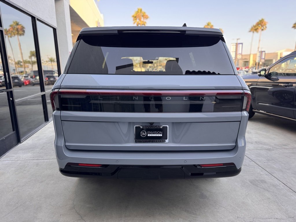 New 2025 Lincoln Navigator Reserve w/ Jet Appearance Package image 11