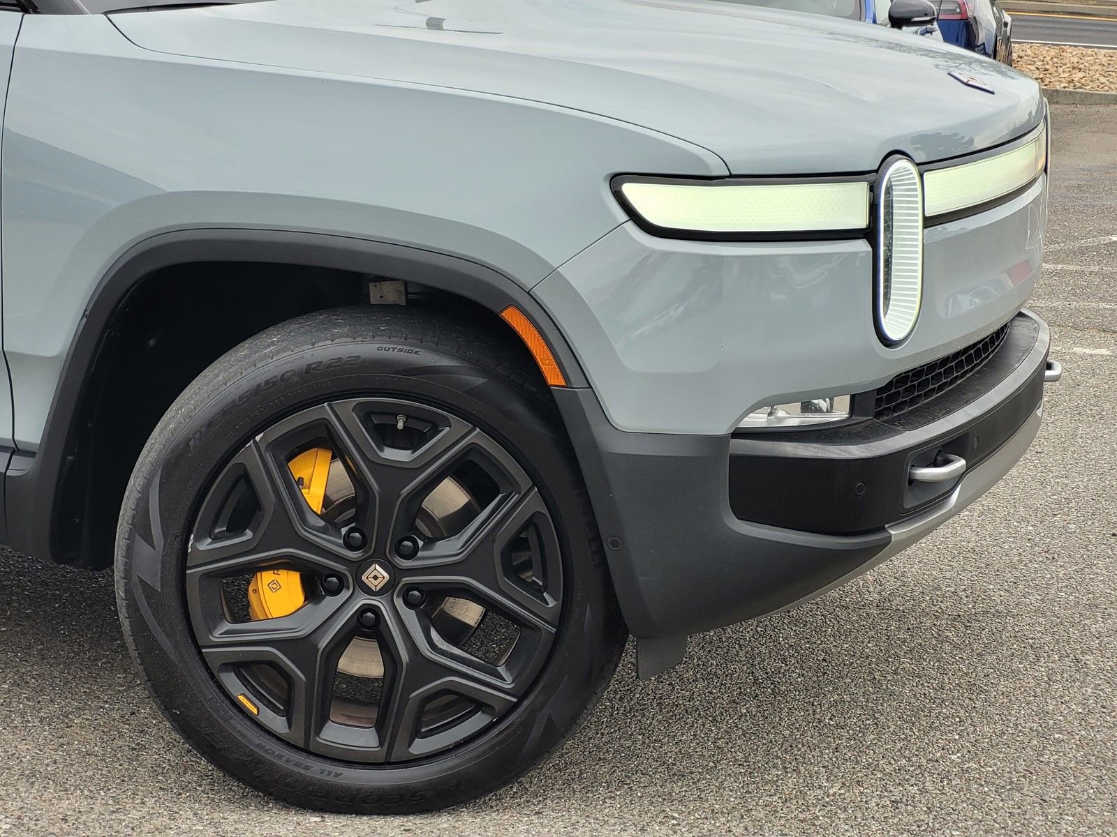 Used 2022 Rivian R1T Adventure image 9