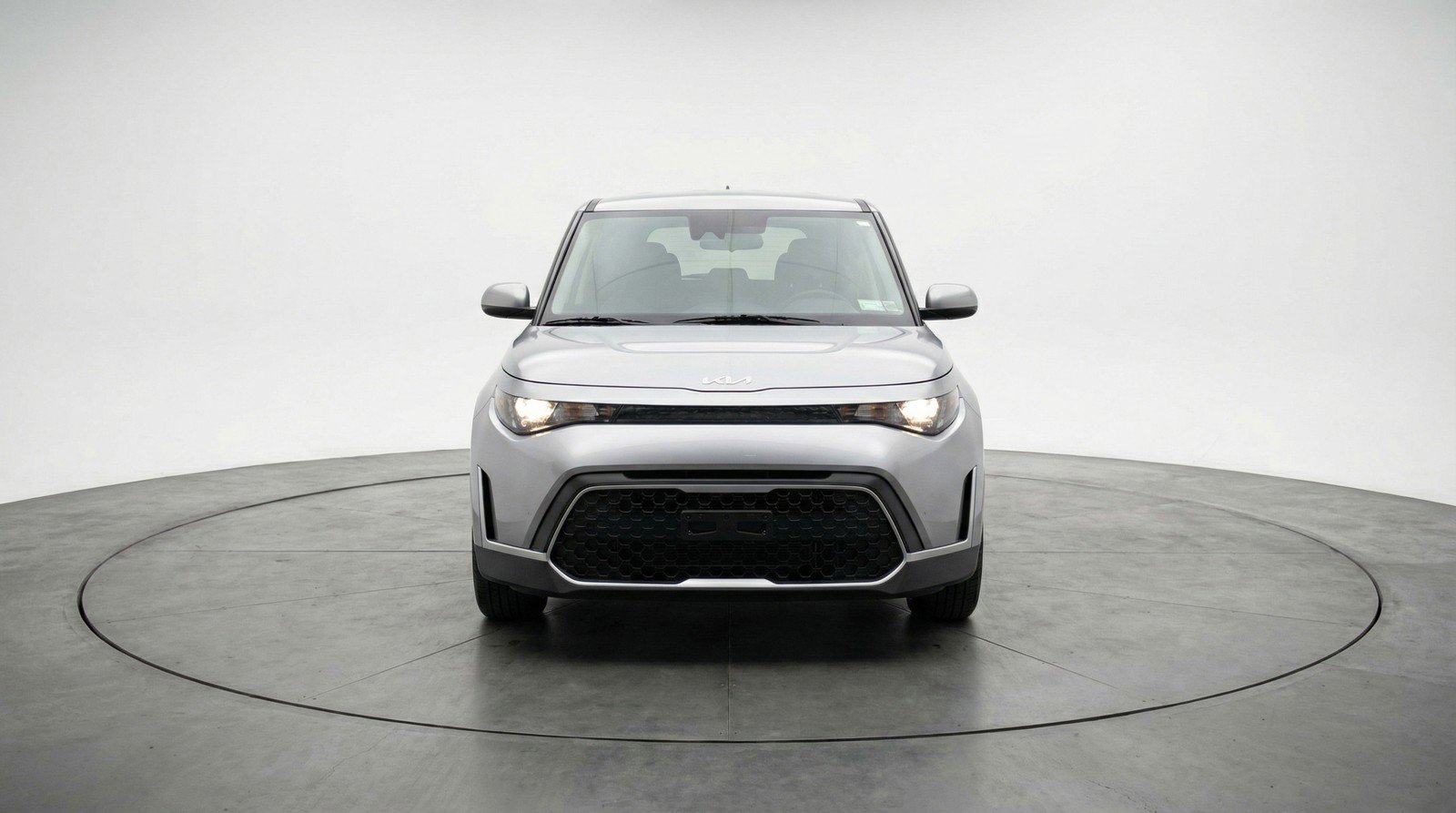 Used 2025 Kia Soul LX w/ LX Technology Package image 2