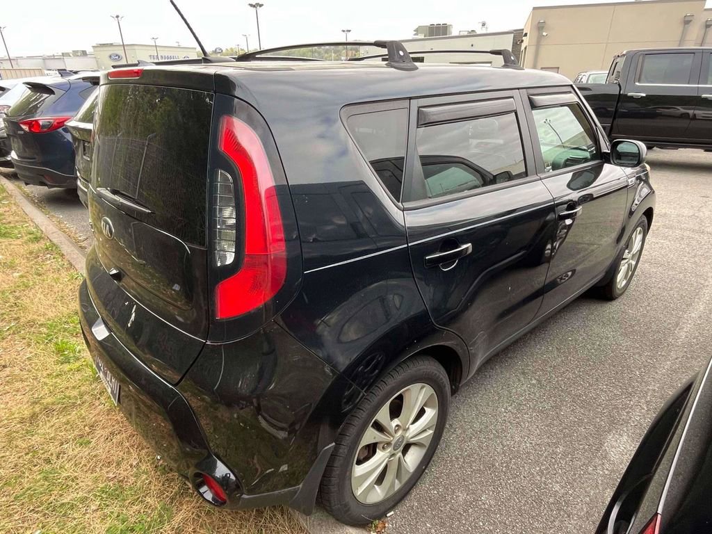 Used 2016 Kia Soul + image 2