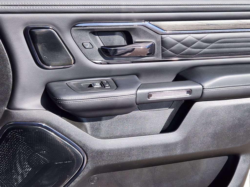 Used 2025 RAM 1500 Limited AWD/4WD image 13
