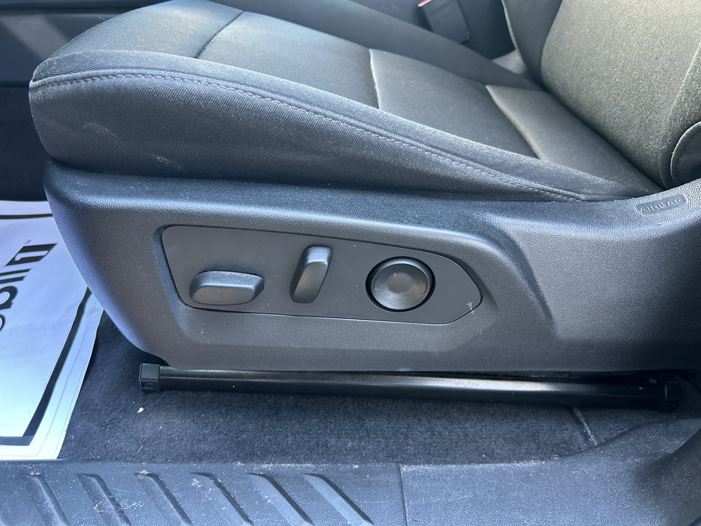 Used 2024 Chevrolet Colorado Trail Boss w/ Technology Package AWD/4WD image 18