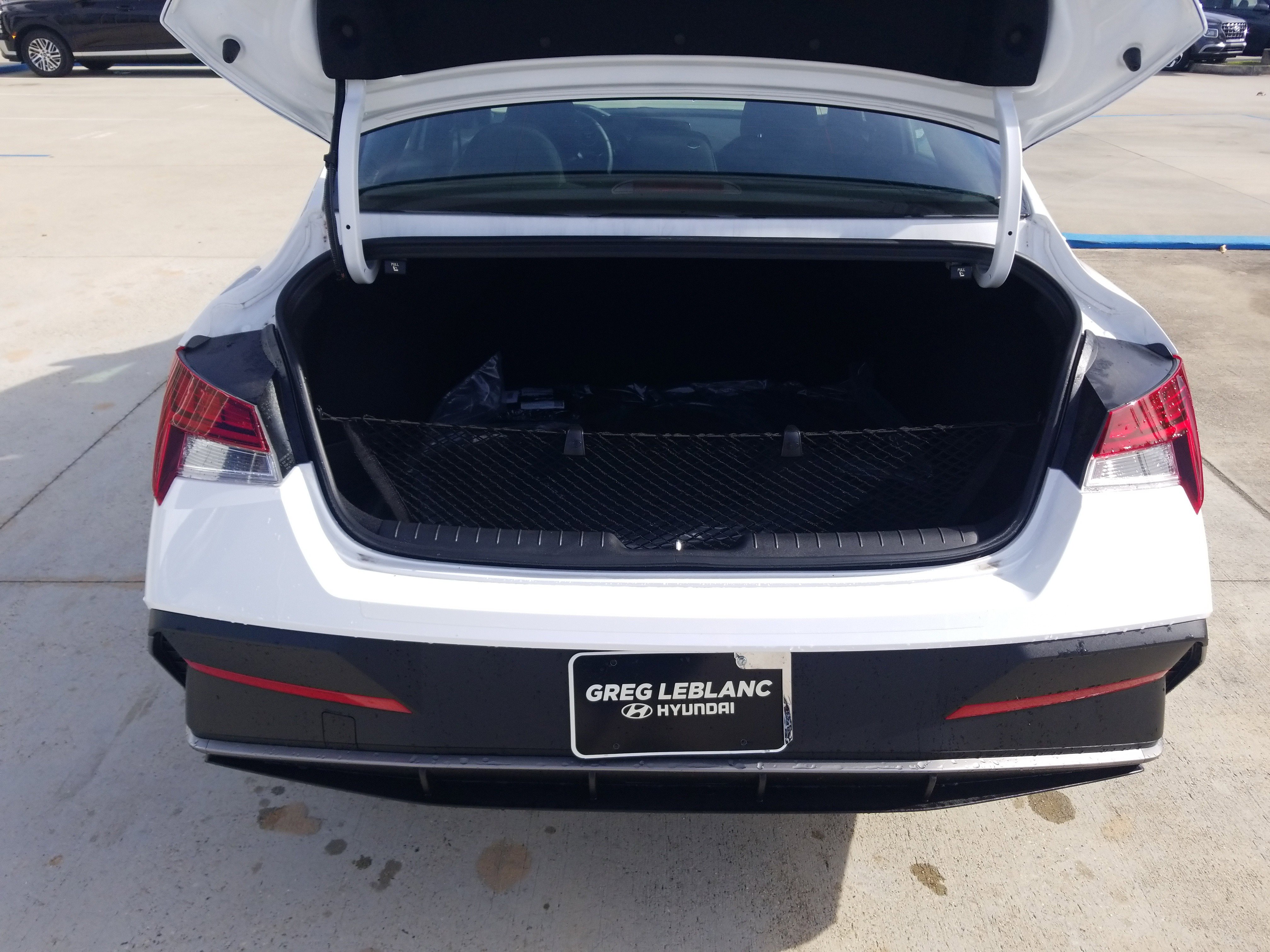 New 2025 Hyundai Elantra SEL image 13