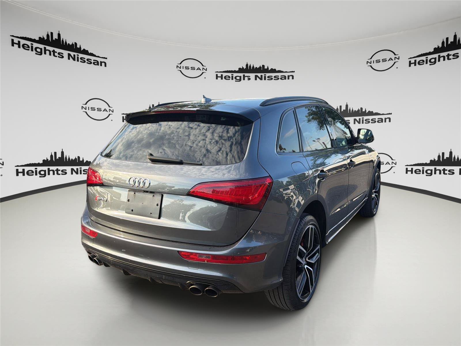 Used 2017 Audi SQ5 Premium Plus AWD/4WD image 4