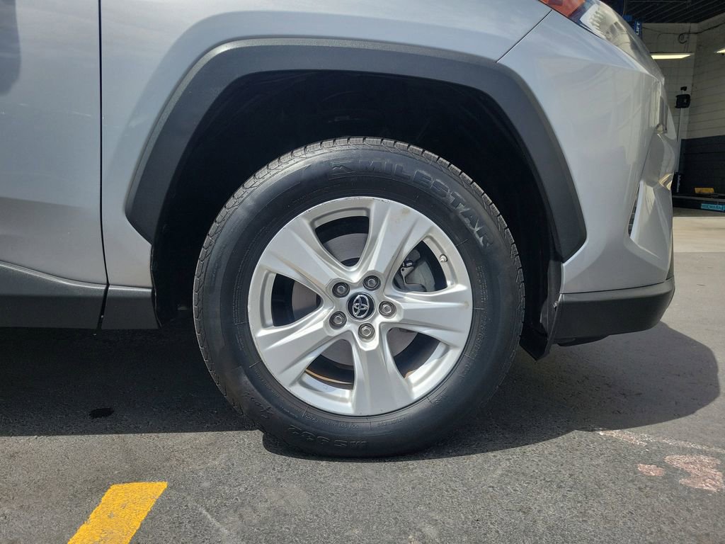 Used 2019 Toyota RAV4 XLE FWD image 9