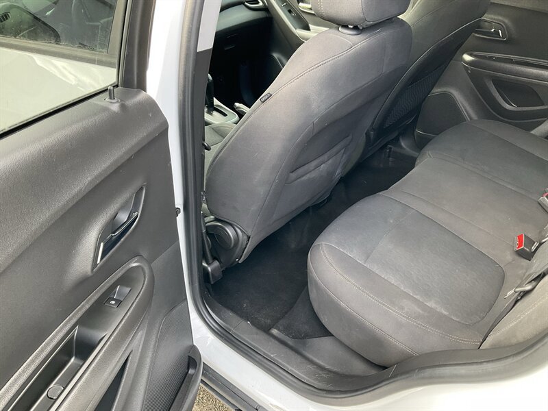 Used 2020 Chevrolet Trax LS w/ Tint and Cruise Package FWD image 11