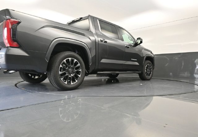 Used 2026 Toyota Tundra Limited AWD/4WD image 37