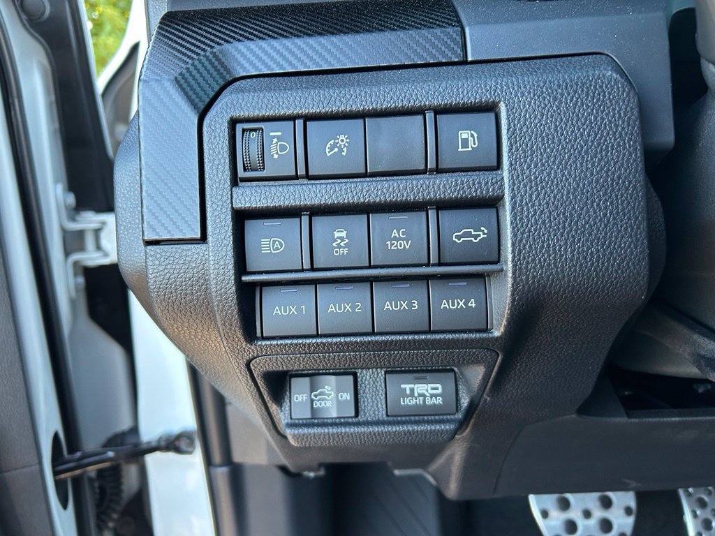 Used 2025 Toyota Tacoma TRD Pro AWD/4WD image 12