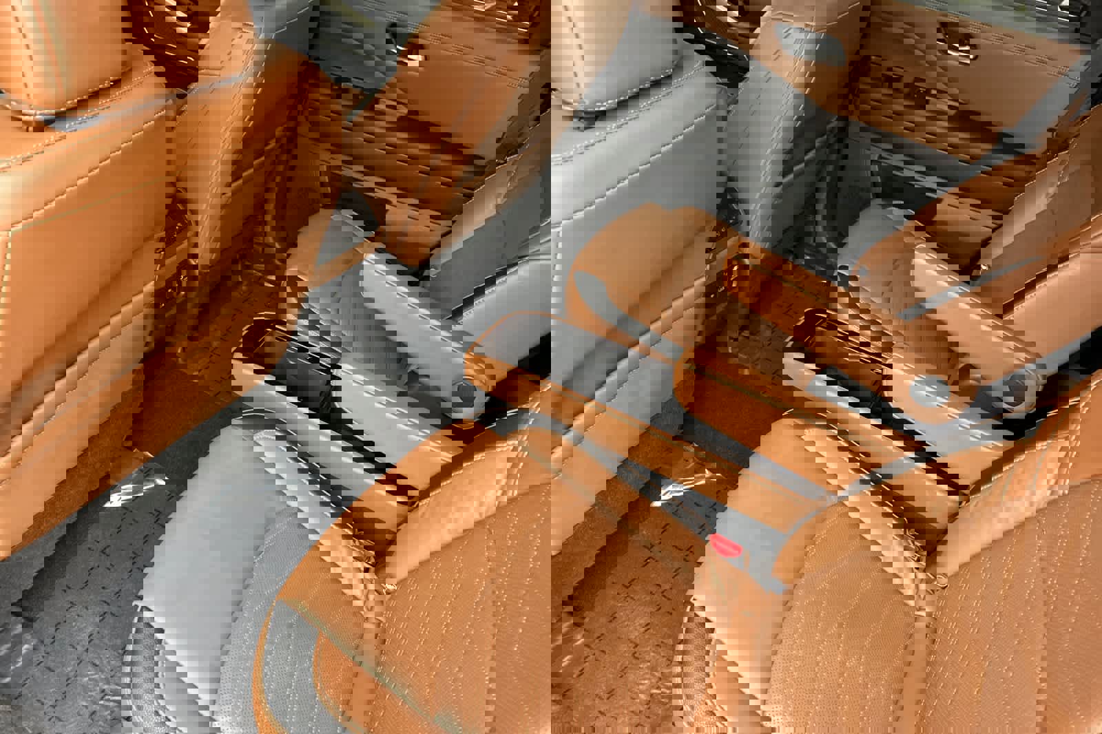 Used 2023 Nissan Pathfinder Platinum image 4