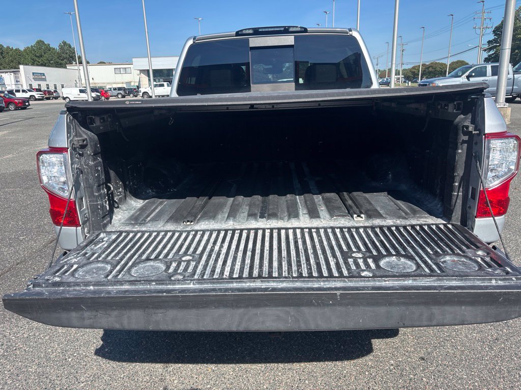 Used 2018 Nissan Titan PRO-4X w/ Pro-4x Convenience Package AWD/4WD image 5