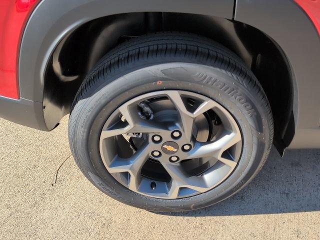 New 2026 Chevrolet Trax LT w/ Driver Confidence Package FWD image 3
