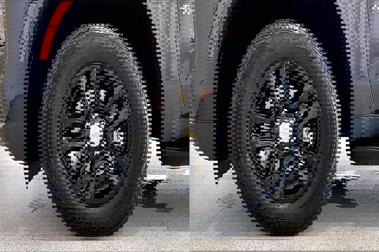 Used 2025 Chevrolet Tahoe LT image 8