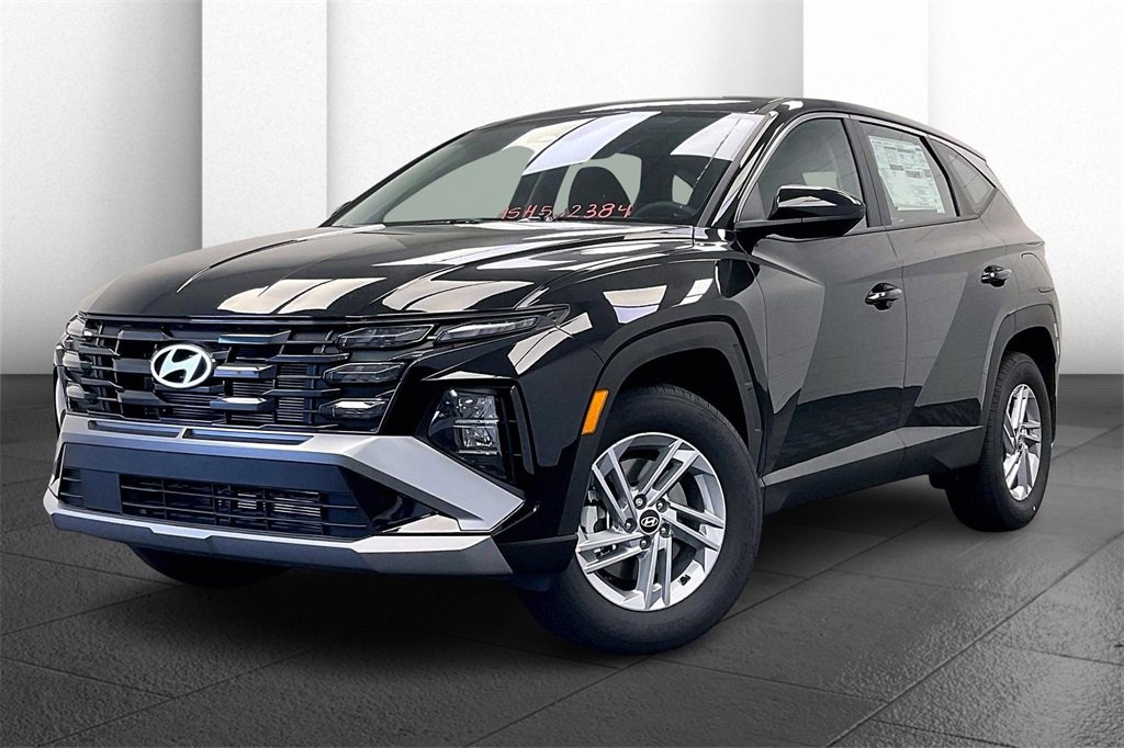 New 2025 Hyundai Tucson SE image 2