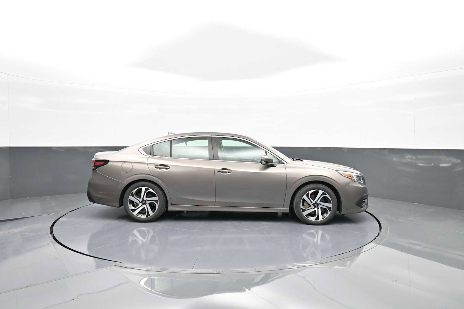 Used 2022 Subaru Legacy Limited image 5