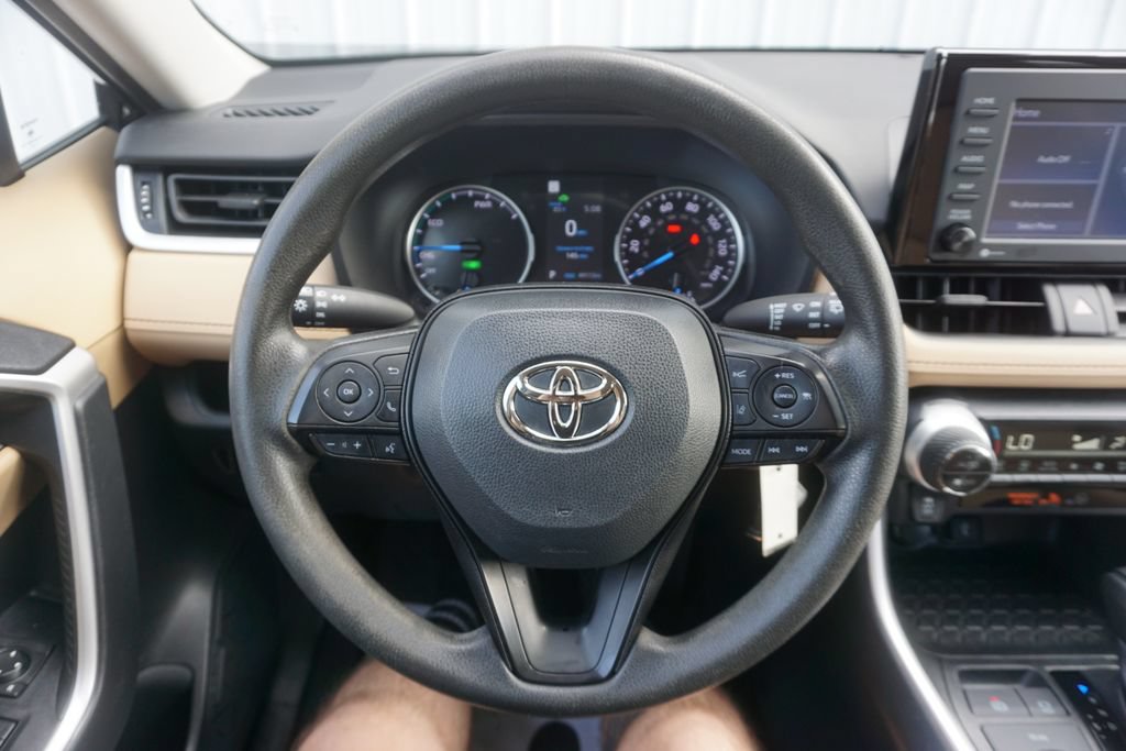 Used 2022 Toyota RAV4 LE AWD/4WD image 3