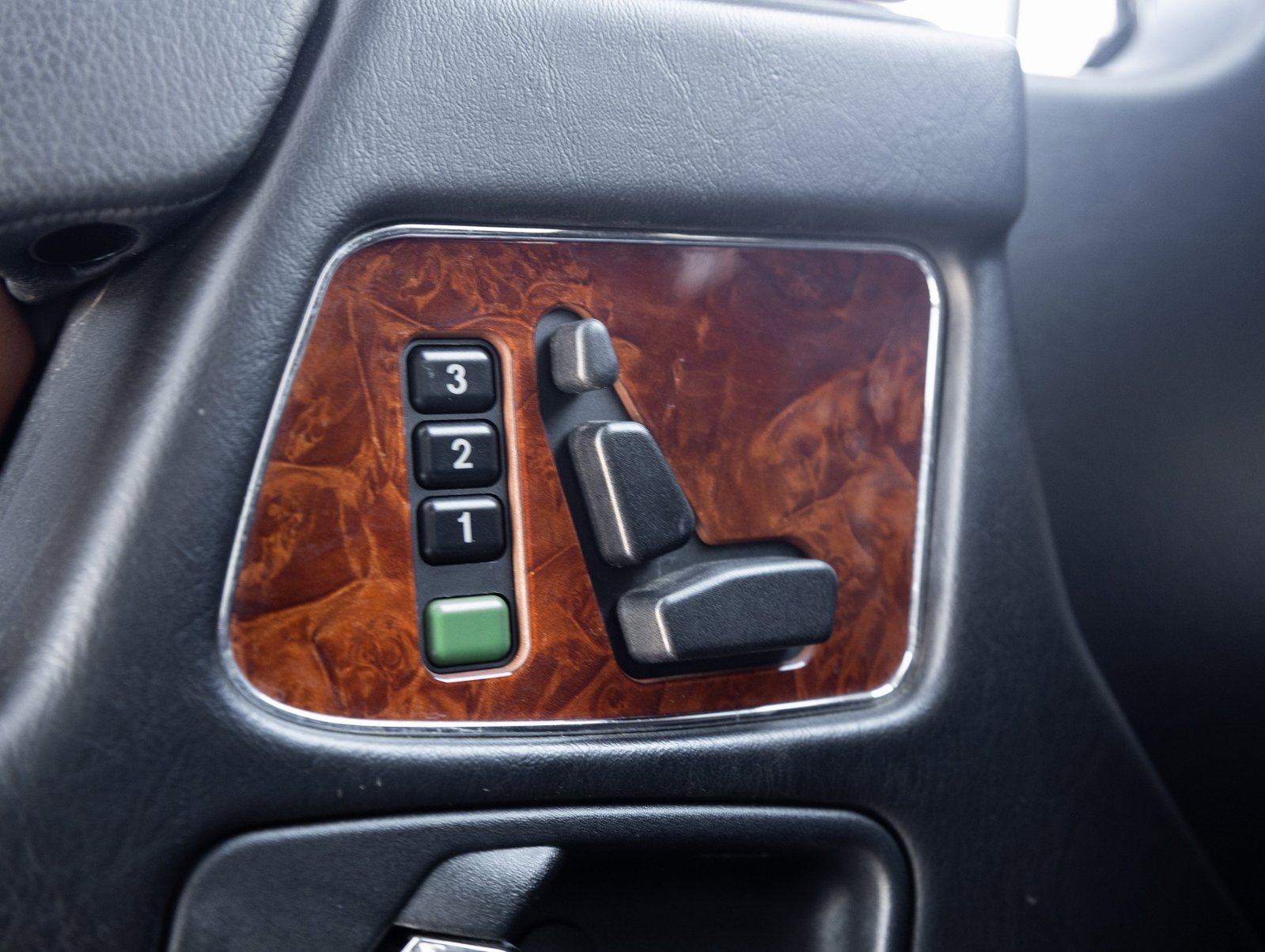 Used 2011 Mercedes-Benz G 55 AMG 4MATIC image 18