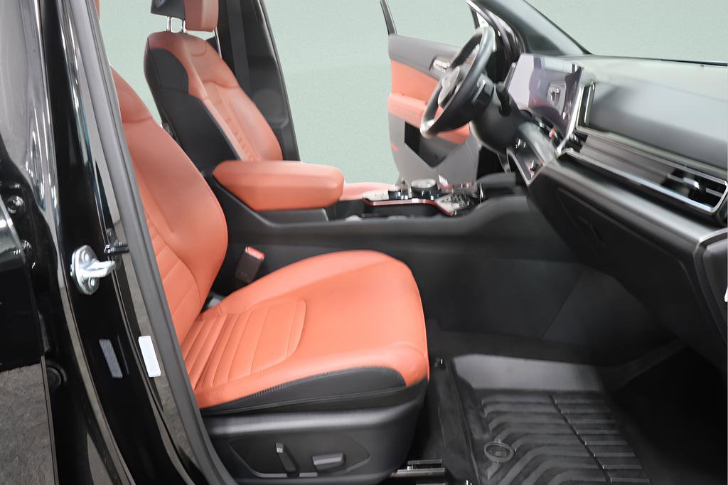 Used 2025 Kia Sportage SX Prestige image 32