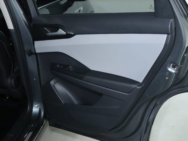 Used 2022 Volkswagen Taos SEL image 34