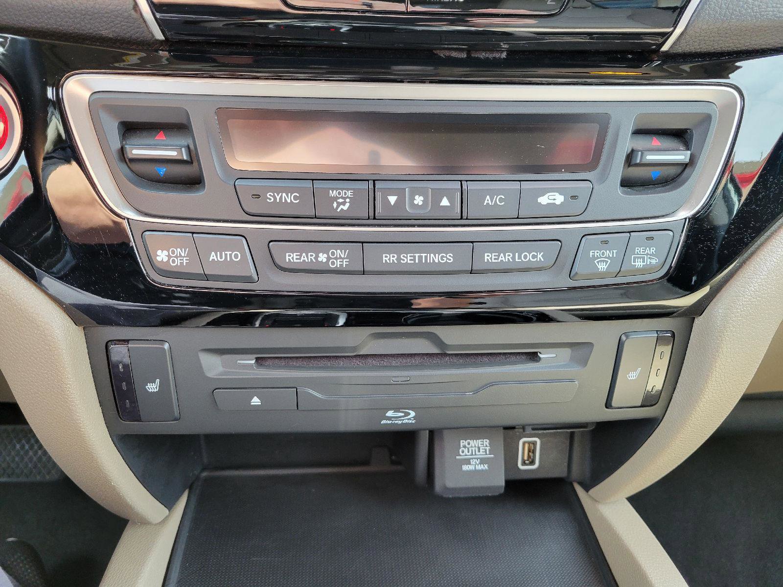 Used 2020 Honda Pilot Touring image 23