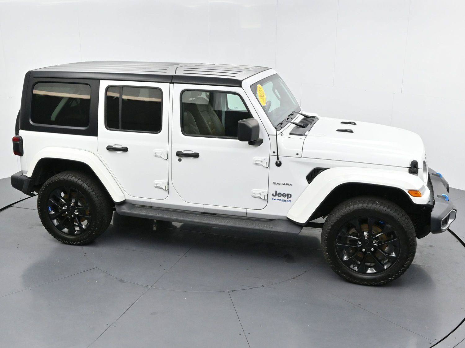 Used 2022 Jeep Wrangler Unlimited Sahara AWD/4WD image 40