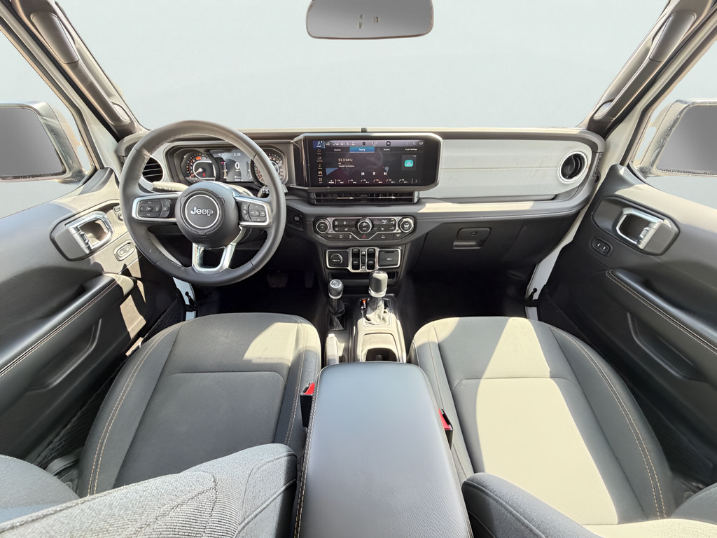 Used 2025 Jeep Wrangler Unlimited Sahara AWD/4WD image 15