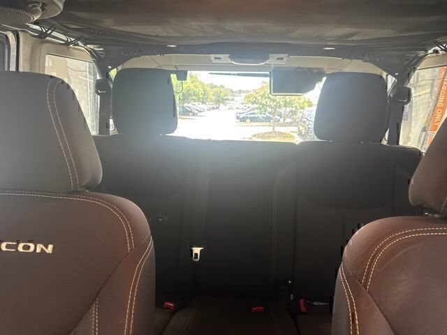 Used 2014 Jeep Wrangler Unlimited Rubicon w/ Max Tow Package AWD/4WD image 17