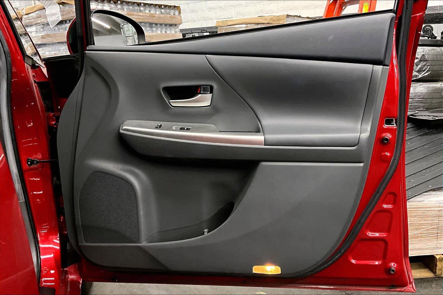Used 2012 Toyota Prius V Five FWD image 21
