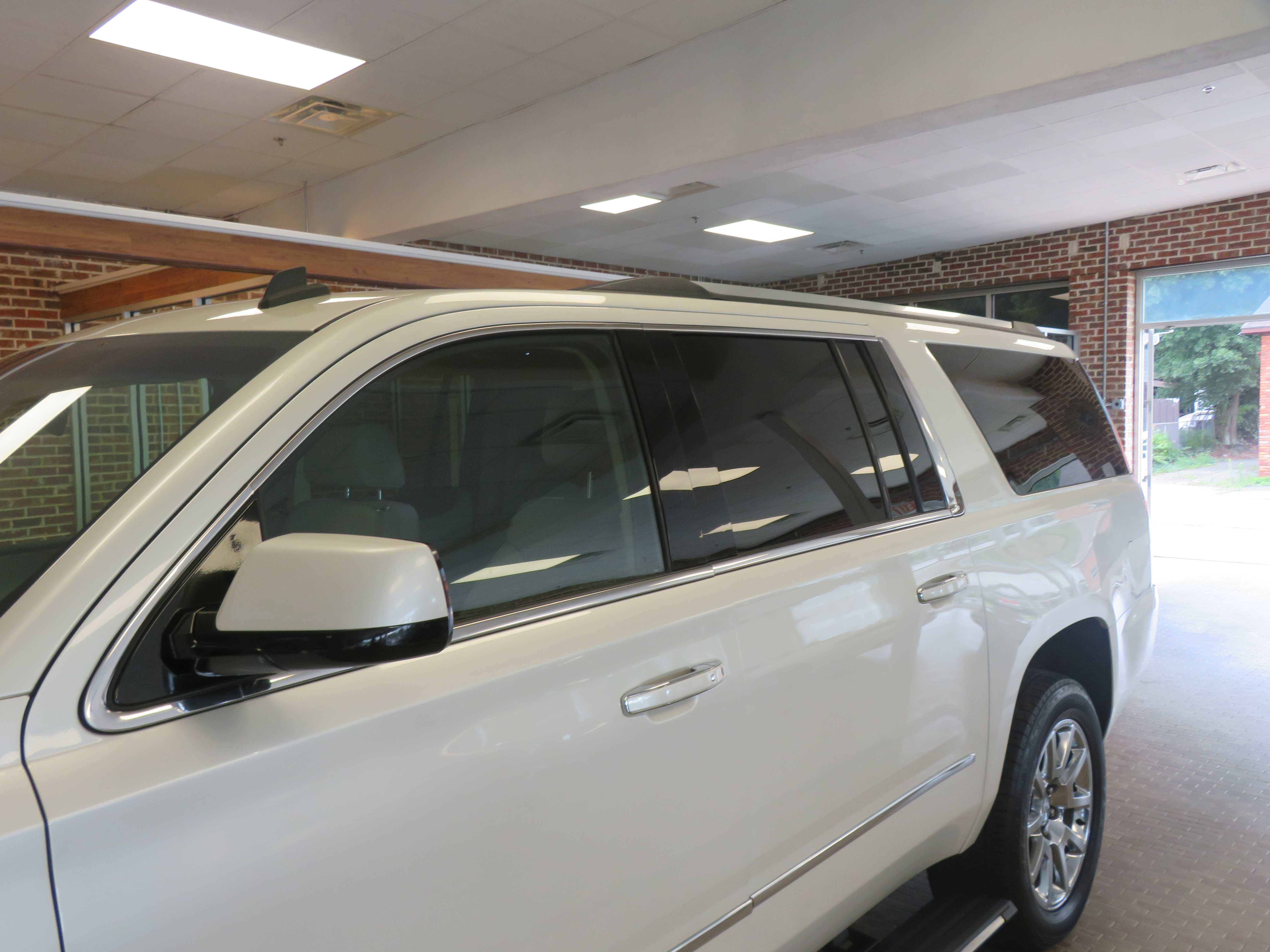 Used 2015 GMC Yukon XL Denali w/ Touring Package AWD/4WD image 79