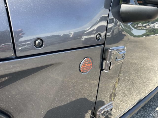 Used 2021 Jeep Gladiator Mojave w/ LED Lighting Group AWD/4WD image 12