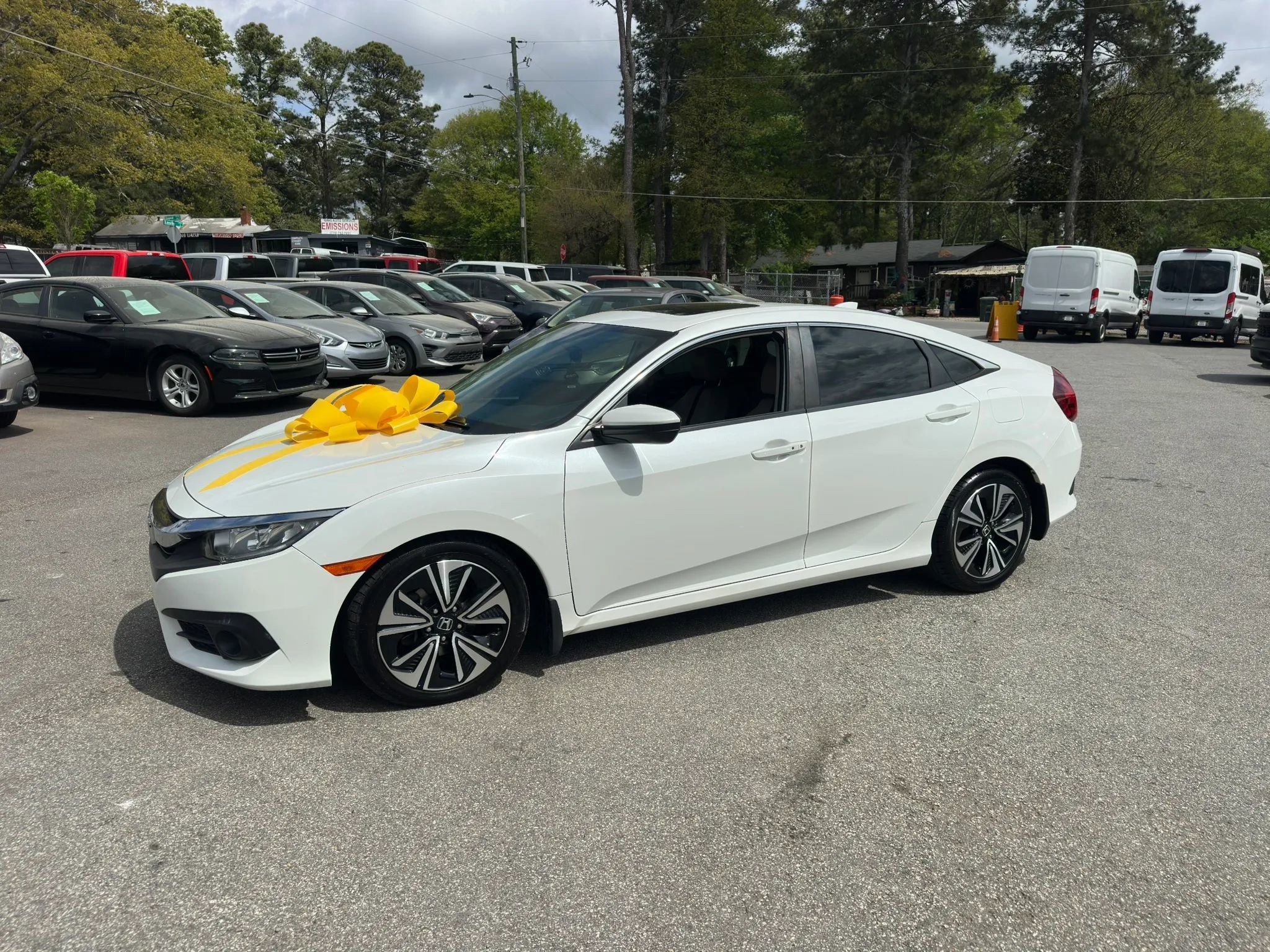 Used 2018 Honda Civic EX-T image 4