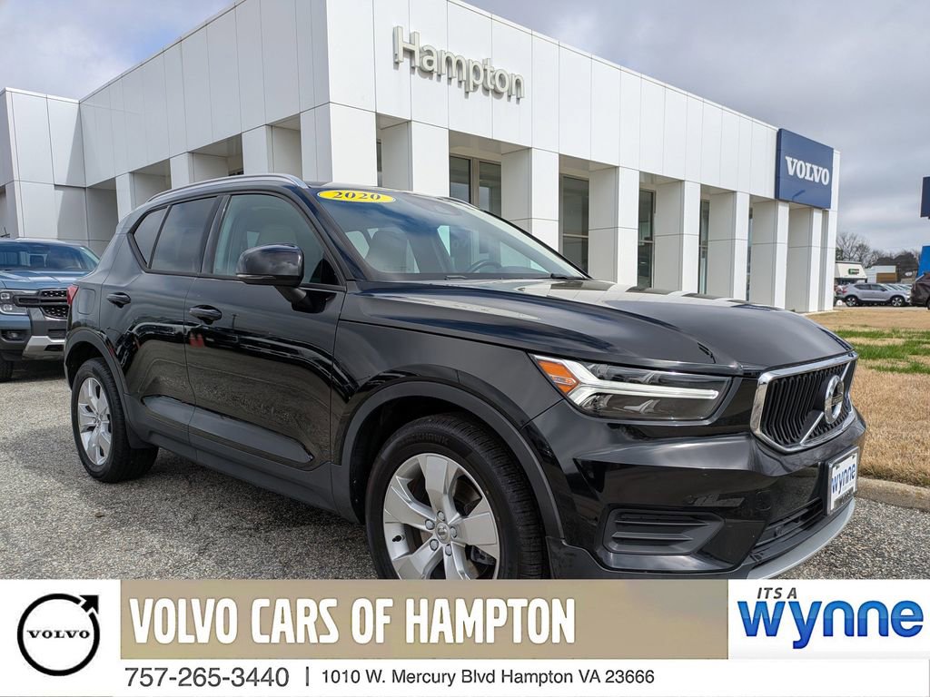 Used 2020 Volvo XC40 T4 Momentum w/ Protection Package Premier image 1