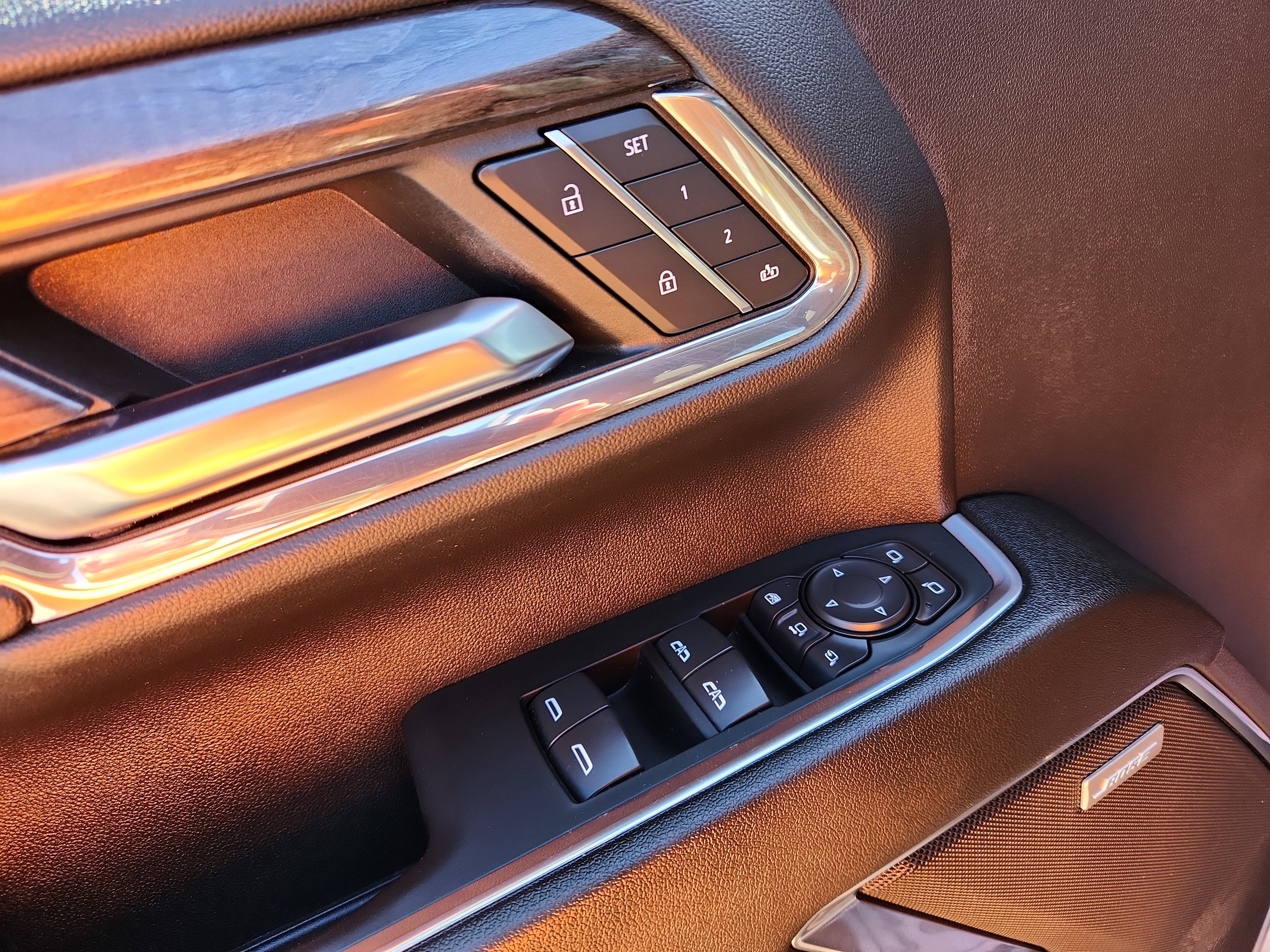 Used 2024 Chevrolet Silverado 2500 LTZ w/ LTZ Convenience Package image 12