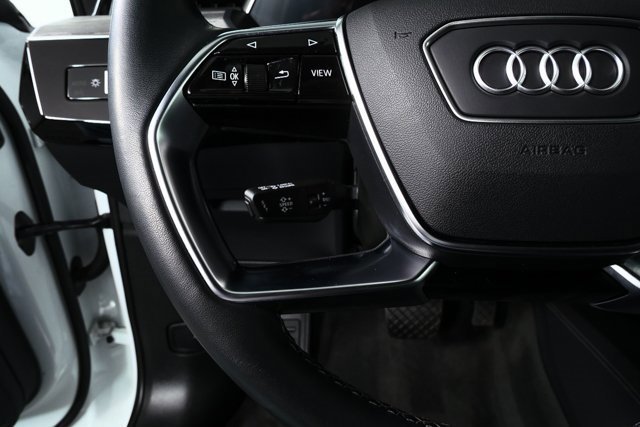 Used 2024 Audi Q8 e-tron Premium Plus image 10