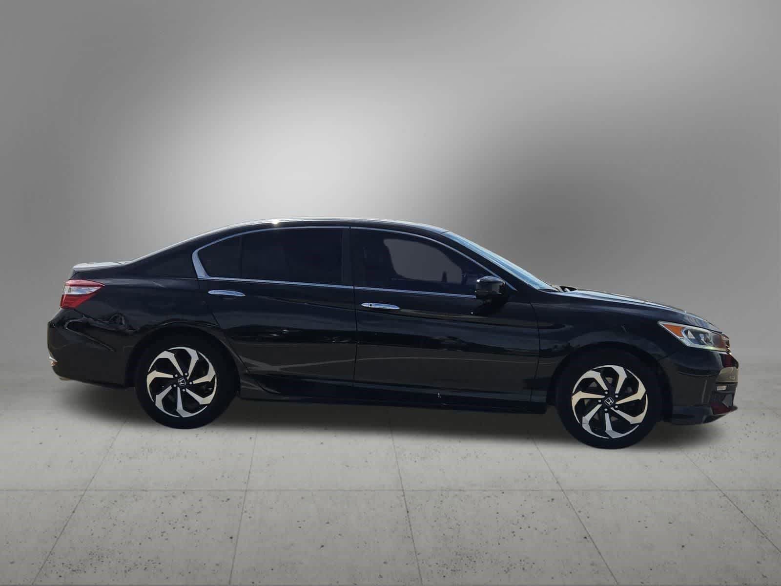 Used 2017 Honda Accord EX-L image 7