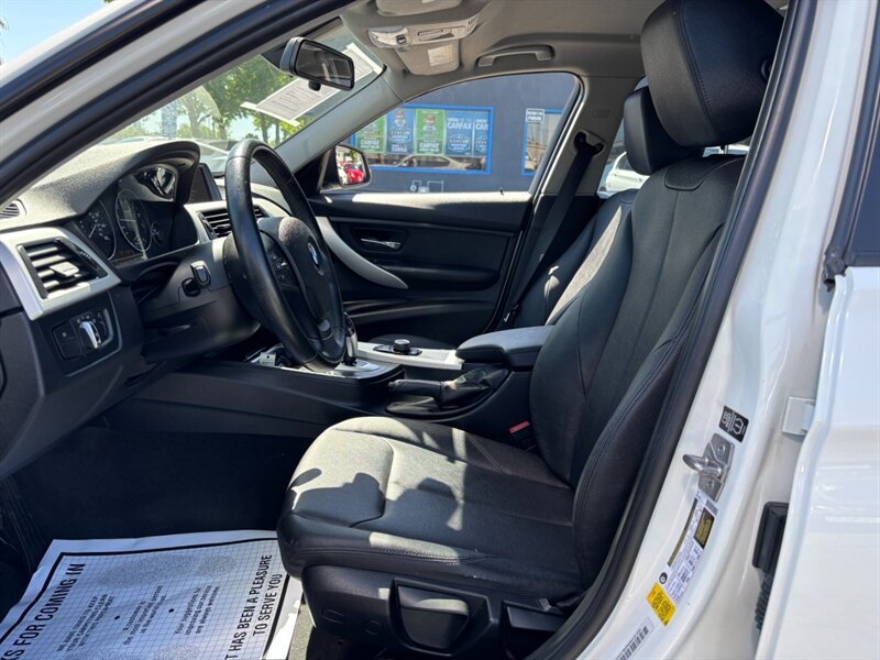 Used 2014 BMW 320i Sedan RWD image 10