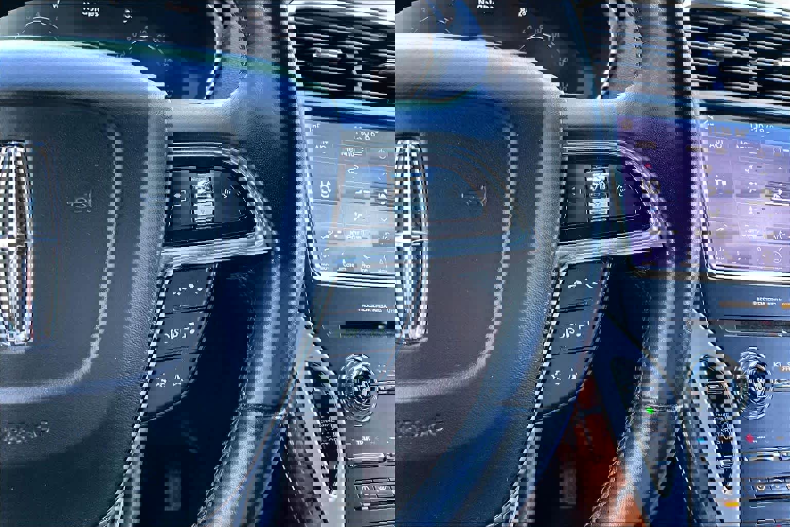 Used 2020 Lincoln Nautilus Reserve FWD image 23