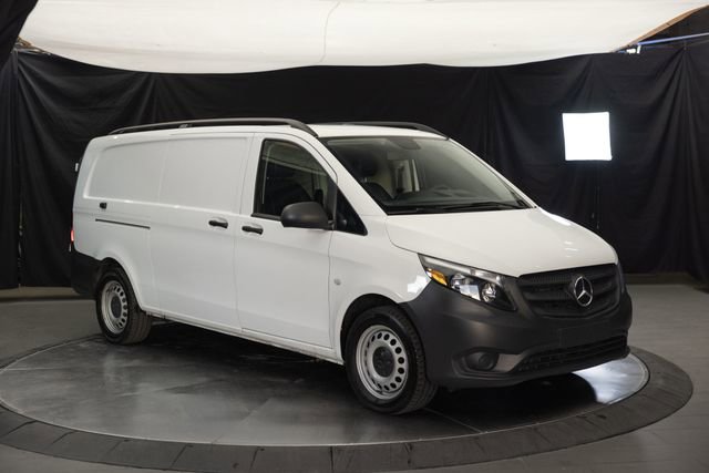Used 2022 Mercedes-Benz Metris image 2
