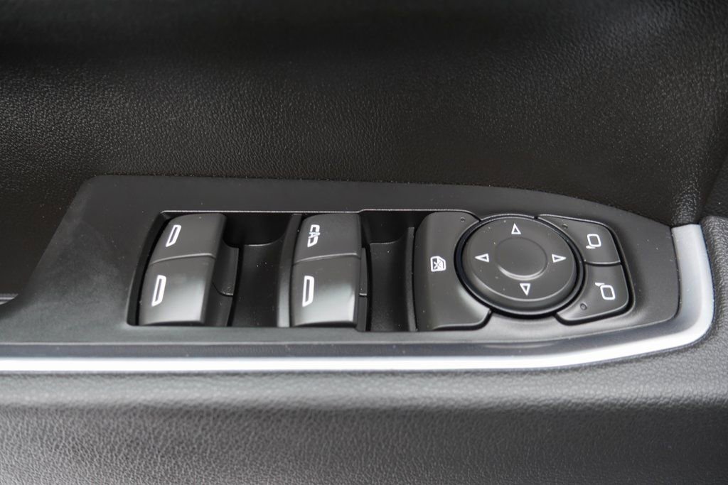 Used 2025 Chevrolet Silverado 2500 LT w/ Convenience Package image 28