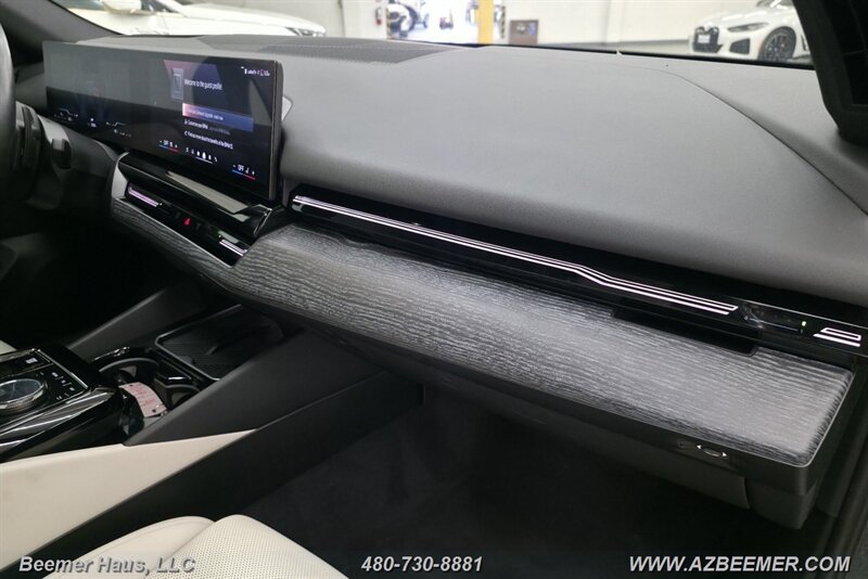 Used 2024 BMW 530i w/ M Sport Package RWD image 31