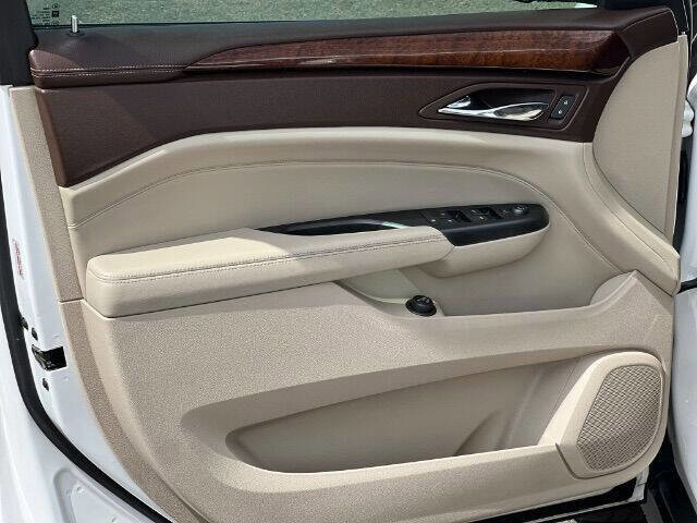 Used 2012 Cadillac SRX Luxury image 11