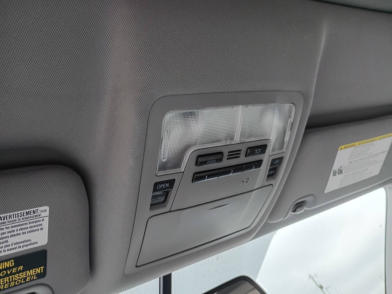 Used 2016 Toyota Highlander XLE AWD/4WD image 29