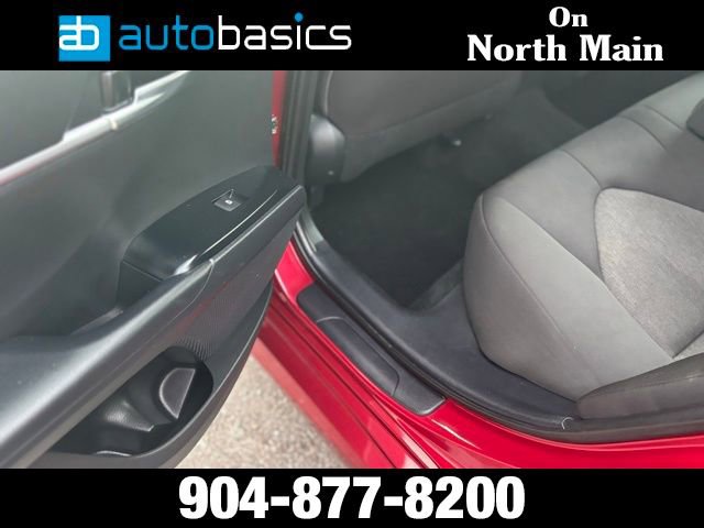 Used 2020 Toyota Camry LE image 18